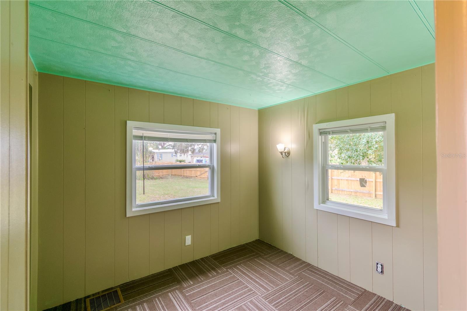 Image 9 of 39 For 3831 Camelot Place