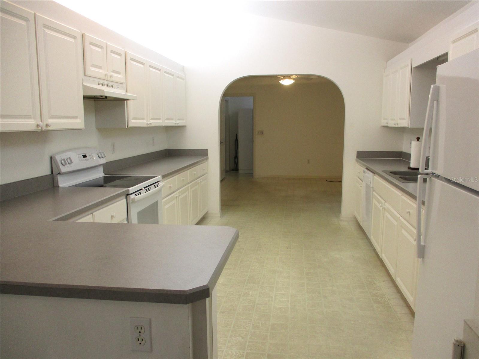 Image 4 of 77 For 14652 112th Circle