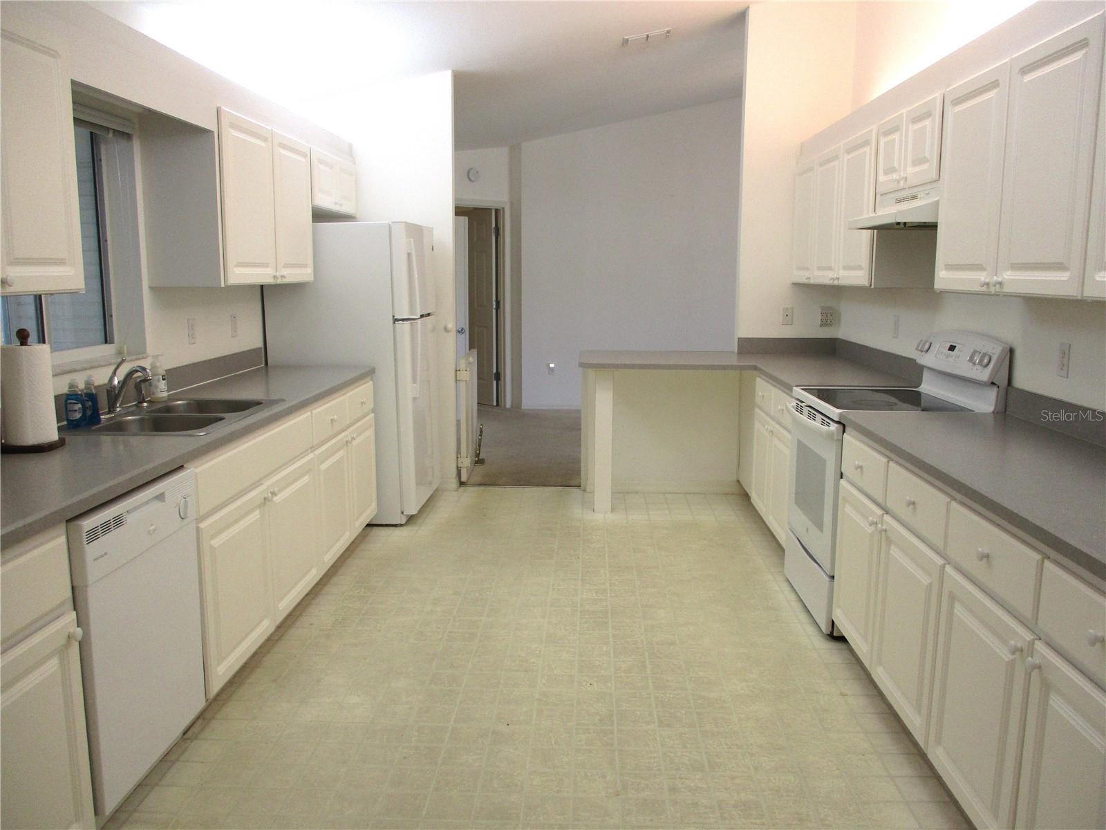 Image 6 of 77 For 14652 112th Circle