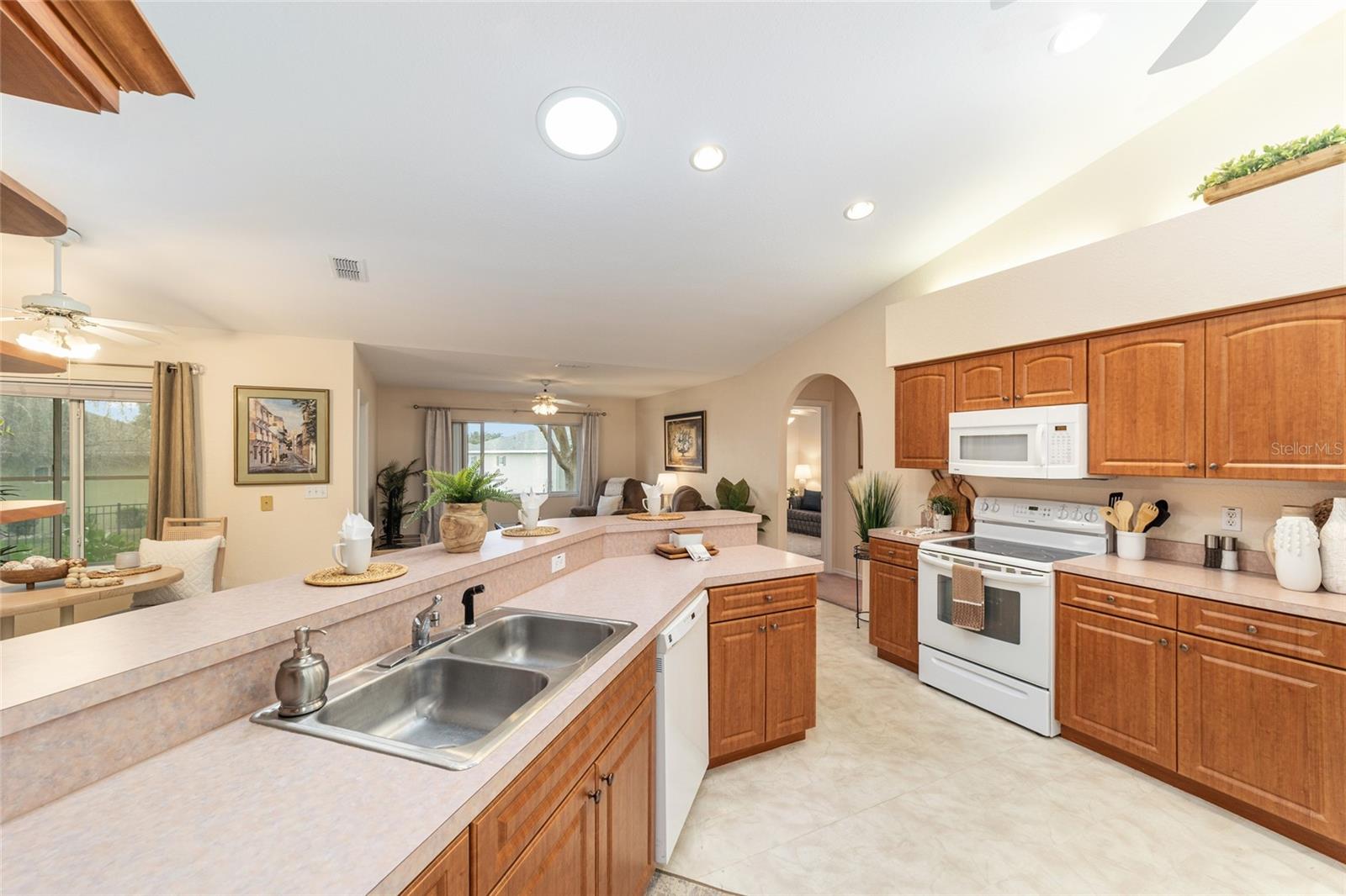 Image 27 of 63 For 13766 89th Avenue