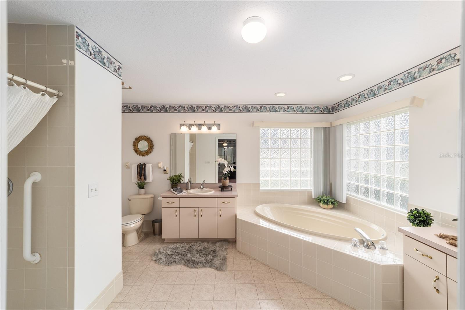 Image 36 of 63 For 13766 89th Avenue