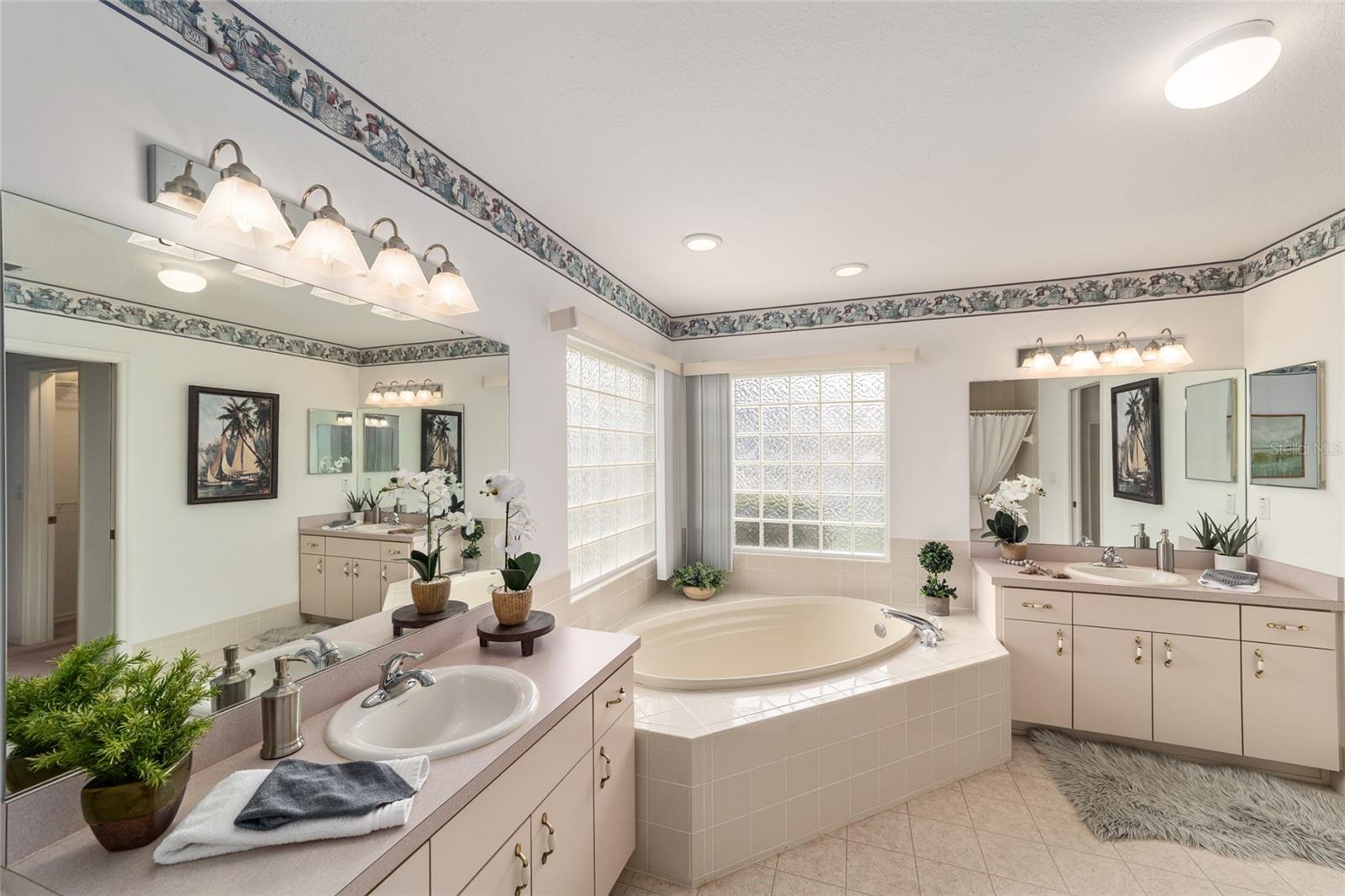 Image 38 of 63 For 13766 89th Avenue