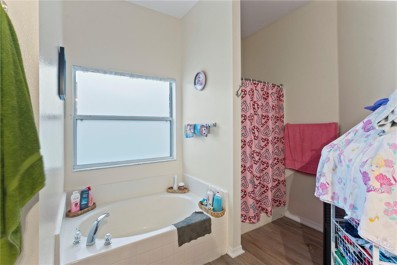 Image 17 of 18 For 15 Locust Loop Drive