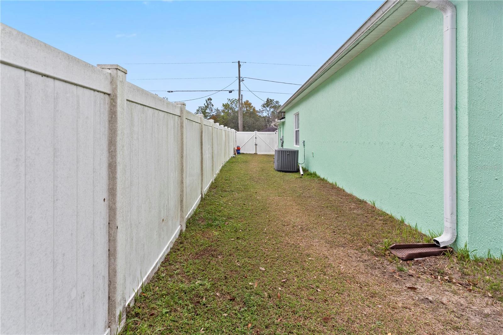 Image 4 of 18 For 15 Locust Loop Drive