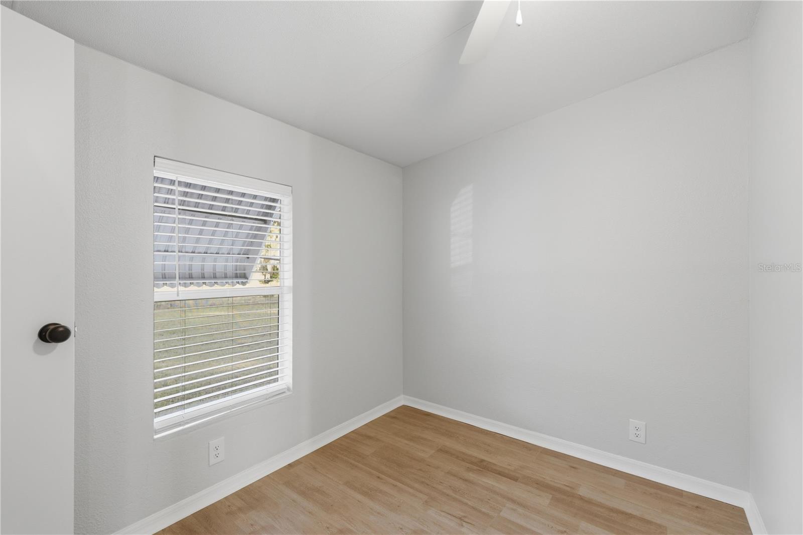 Image 19 of 24 For 13705 14th Avenue