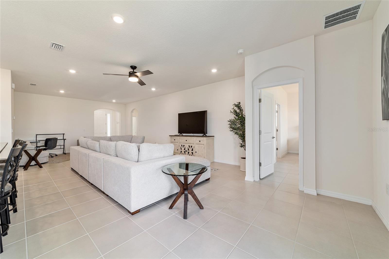 Image 16 of 57 For 4171 48th Terrace Road