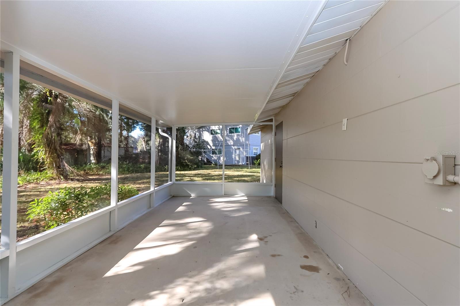 Image 28 of 38 For 11440 Blue Cove Drive