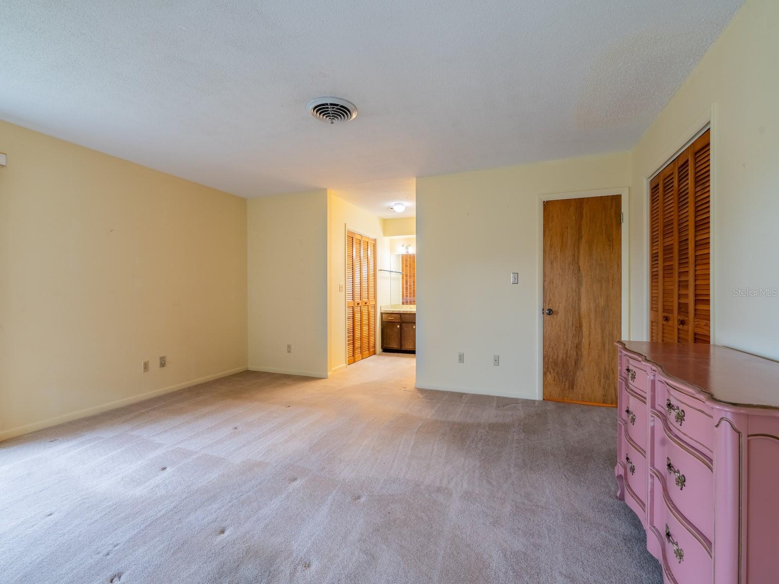 Image 20 of 44 For 5 Spring Lake Lane