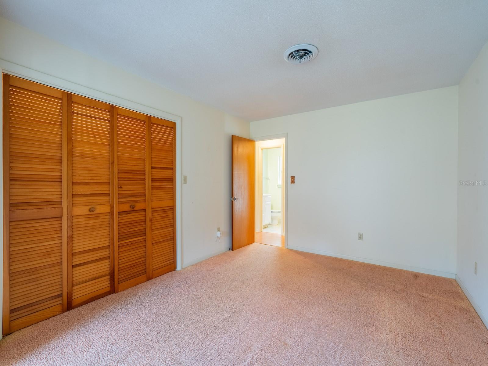 Image 25 of 44 For 5 Spring Lake Lane