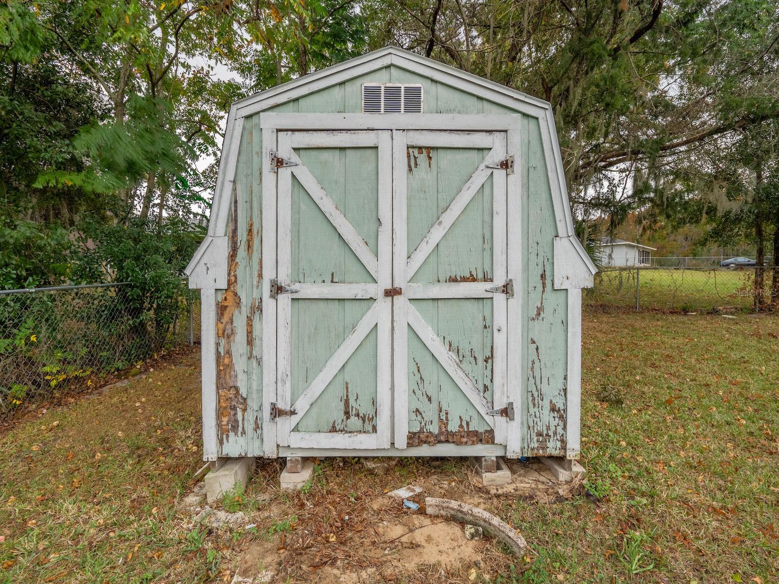 Image 36 of 44 For 5 Spring Lake Lane