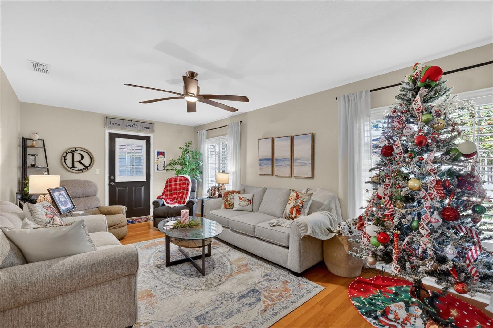 Image 19 of 33 For 9811 138th Loop