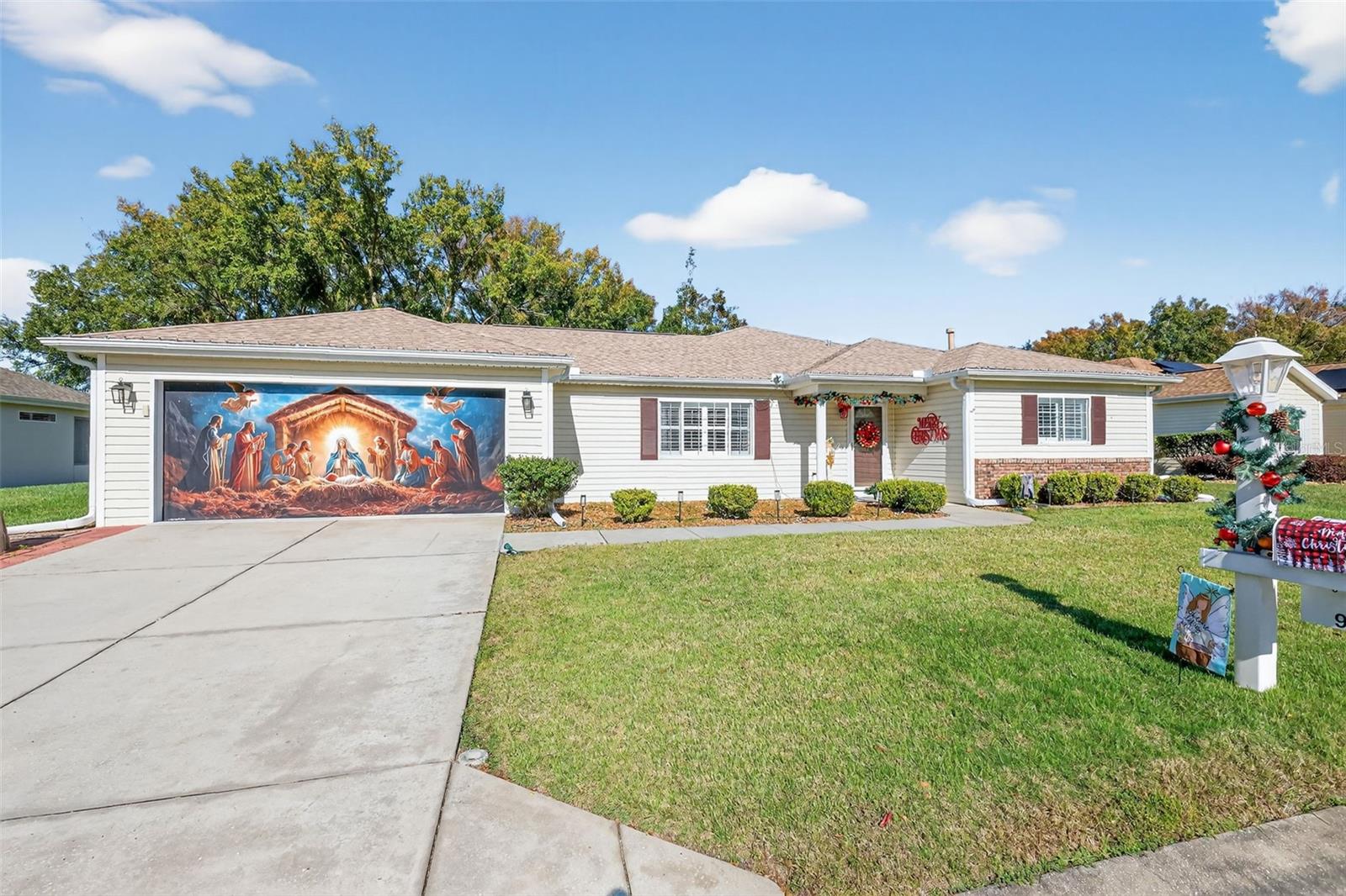 Image 2 of 33 For 9811 138th Loop