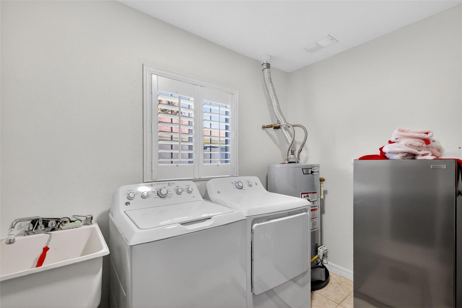 Image 24 of 33 For 9811 138th Loop