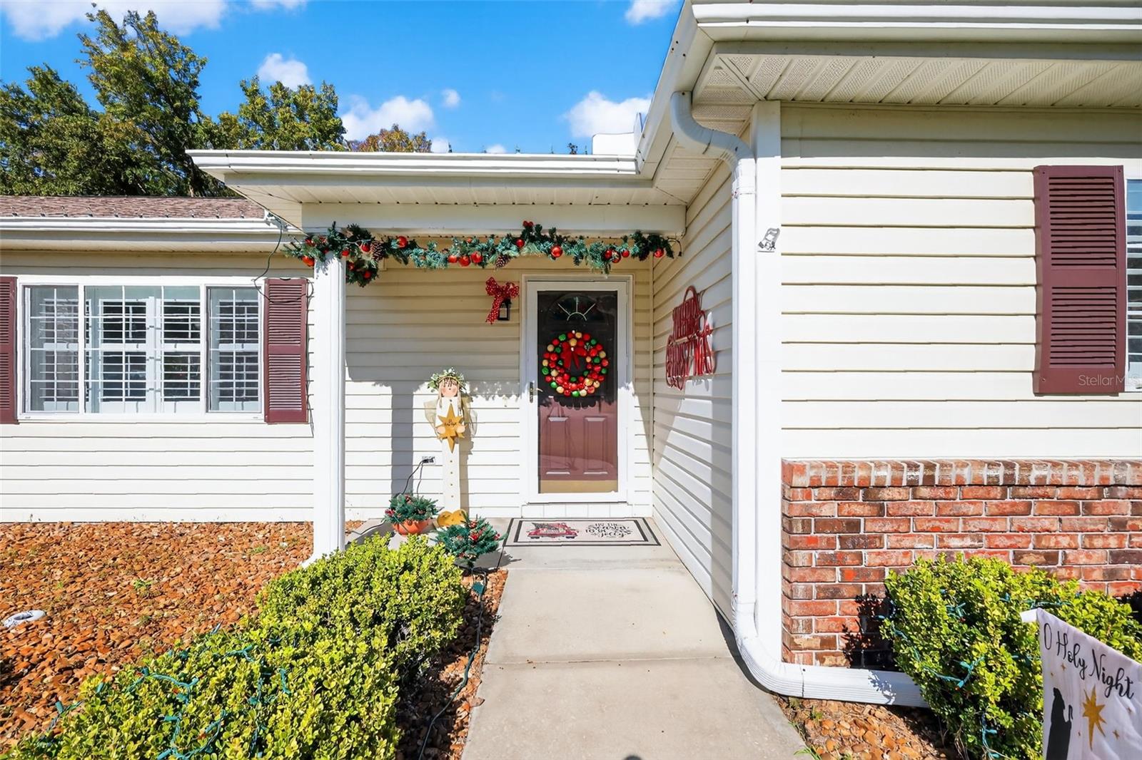 Image 4 of 33 For 9811 138th Loop