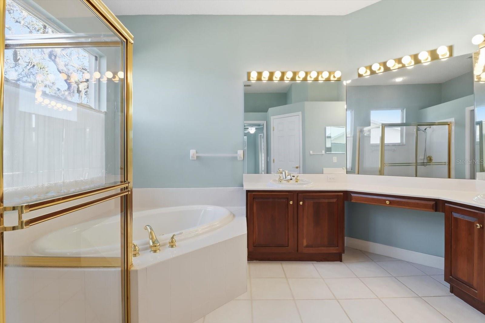 Image 28 of 43 For 5528 Hunters Ridge Circle