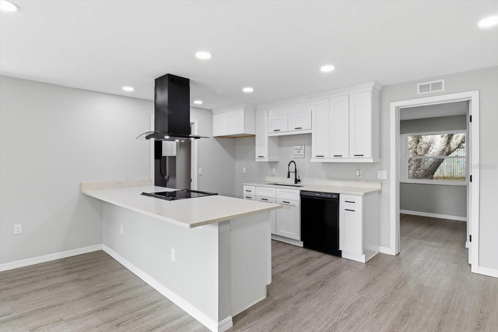 Image 10 of 38 For 14 Harrison Street