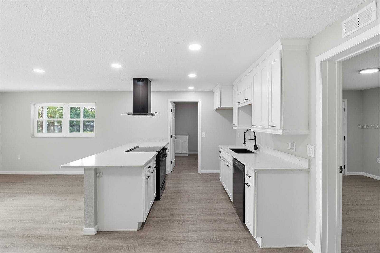 Image 11 of 38 For 14 Harrison Street