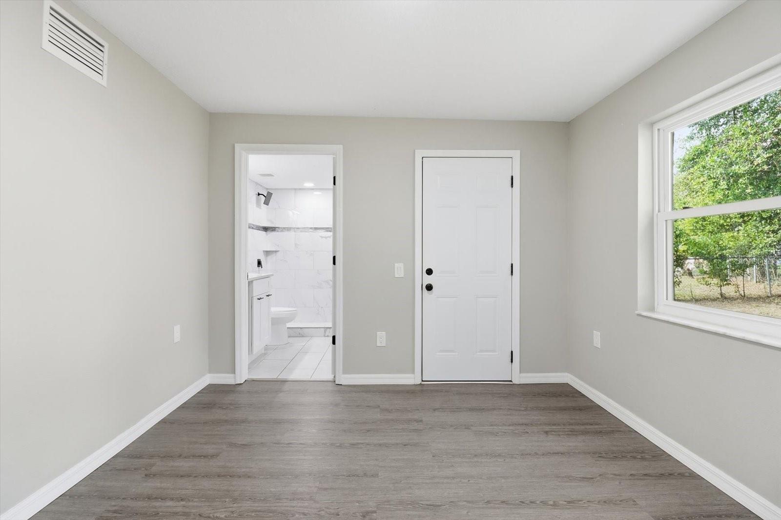 Image 16 of 38 For 14 Harrison Street