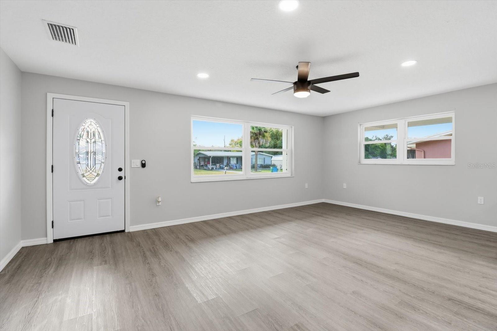 Image 5 of 38 For 14 Harrison Street