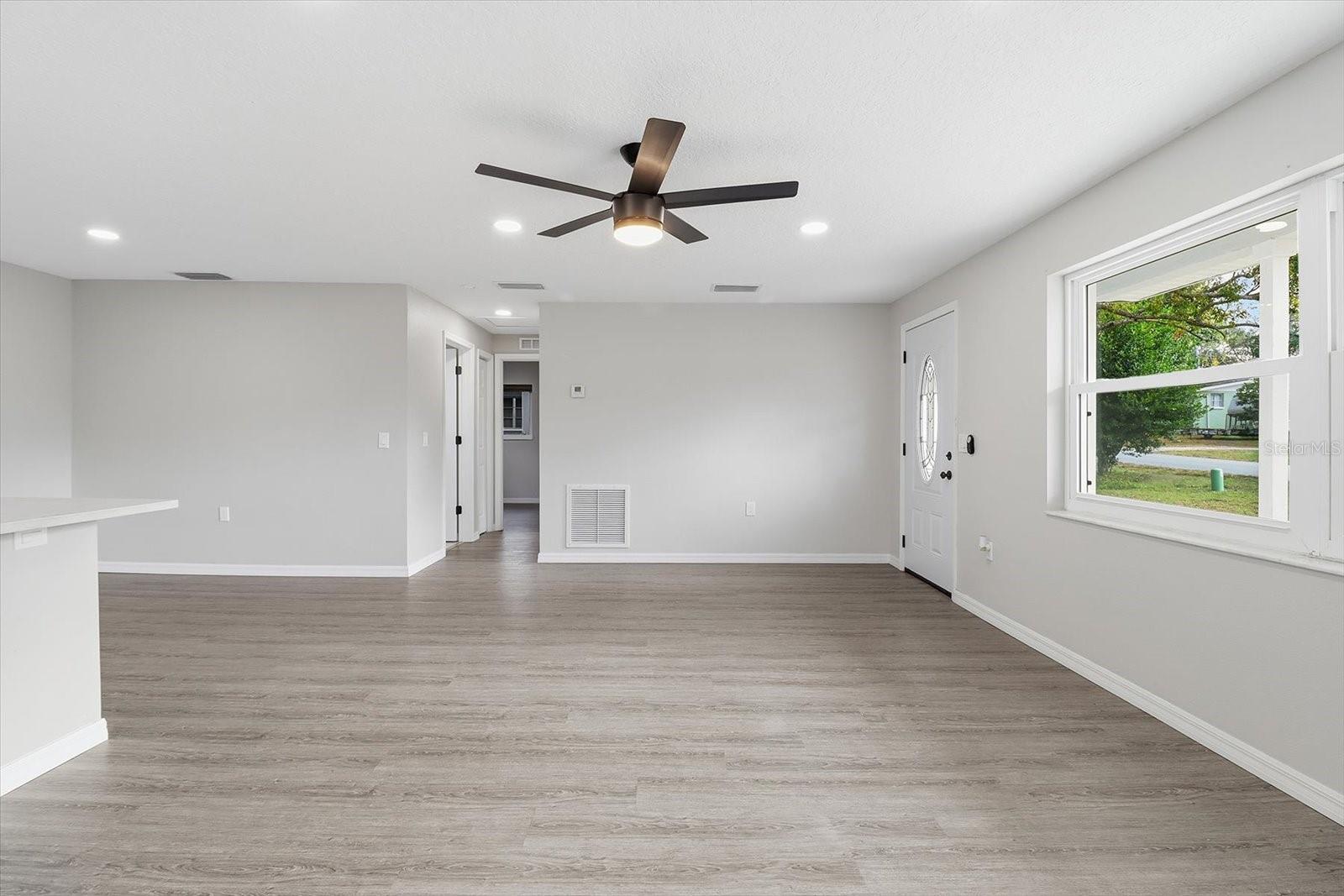 Image 6 of 38 For 14 Harrison Street