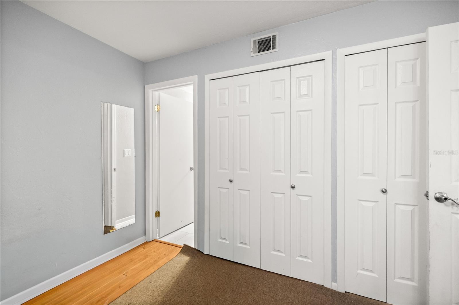 Image 10 of 18 For 105 16th Avenue N101