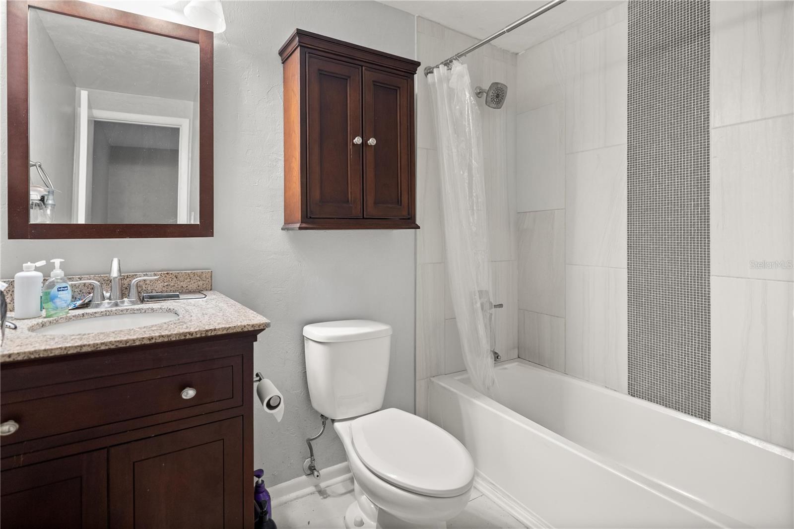 Image 14 of 18 For 105 16th Avenue N101