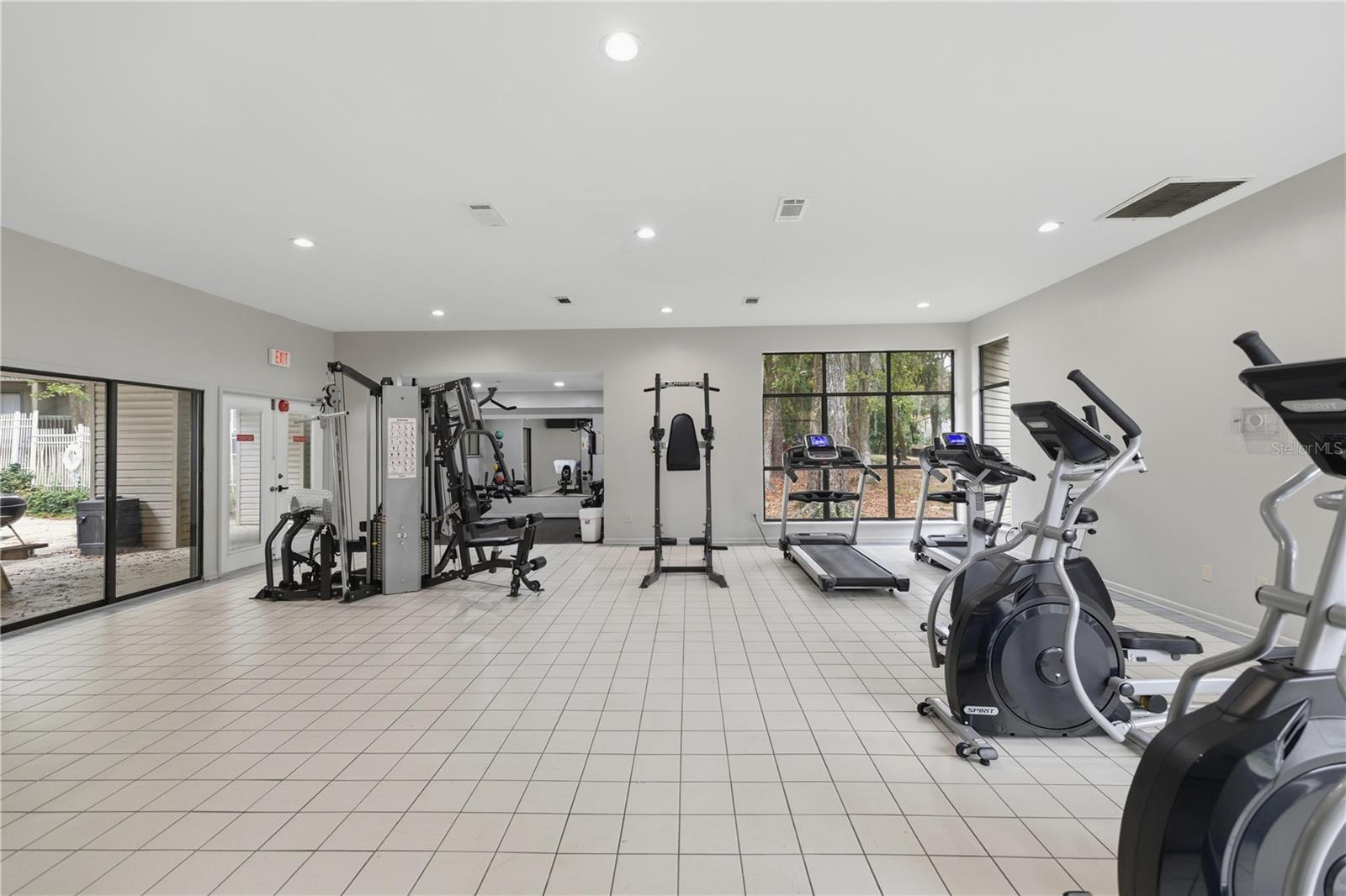 Image 17 of 18 For 105 16th Avenue N101