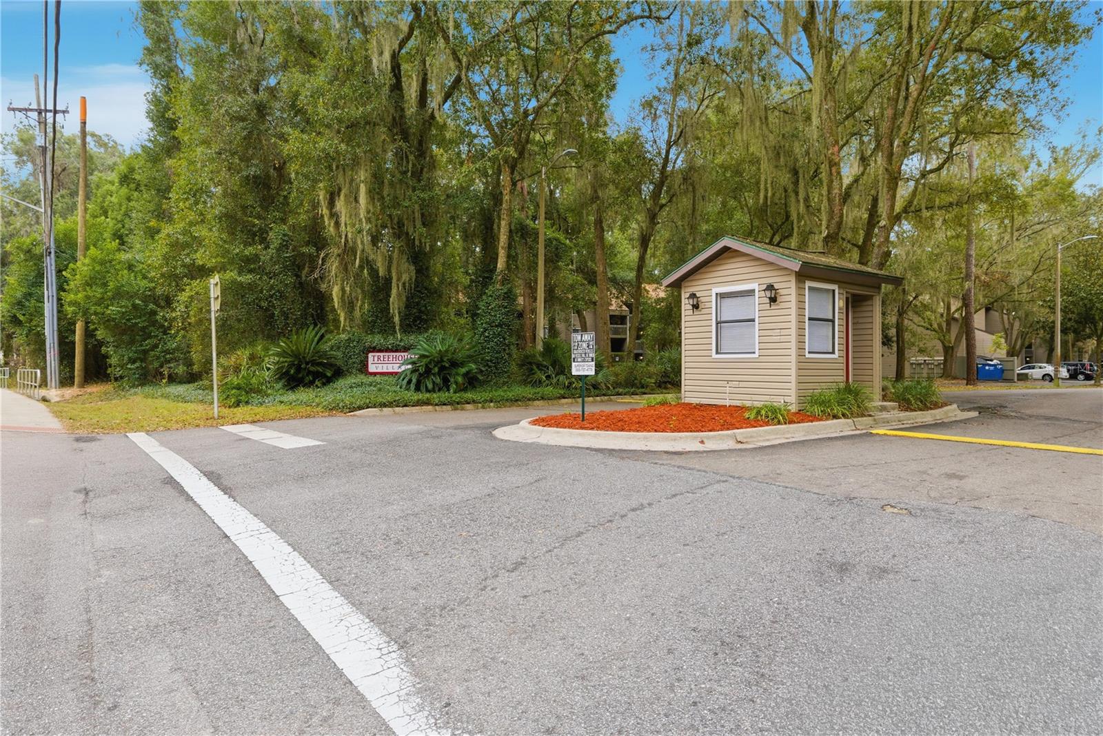 Image 2 of 18 For 105 16th Avenue N101