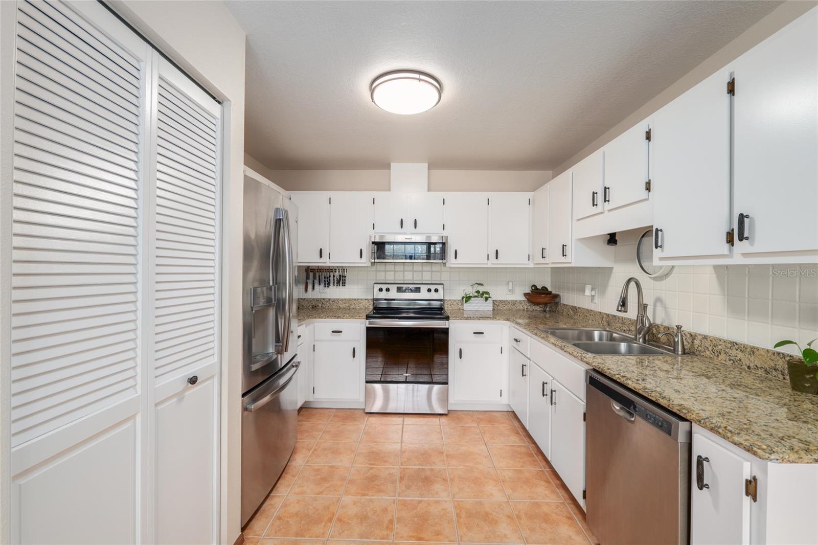 Image 22 of 75 For 12094 60th Avenue Road