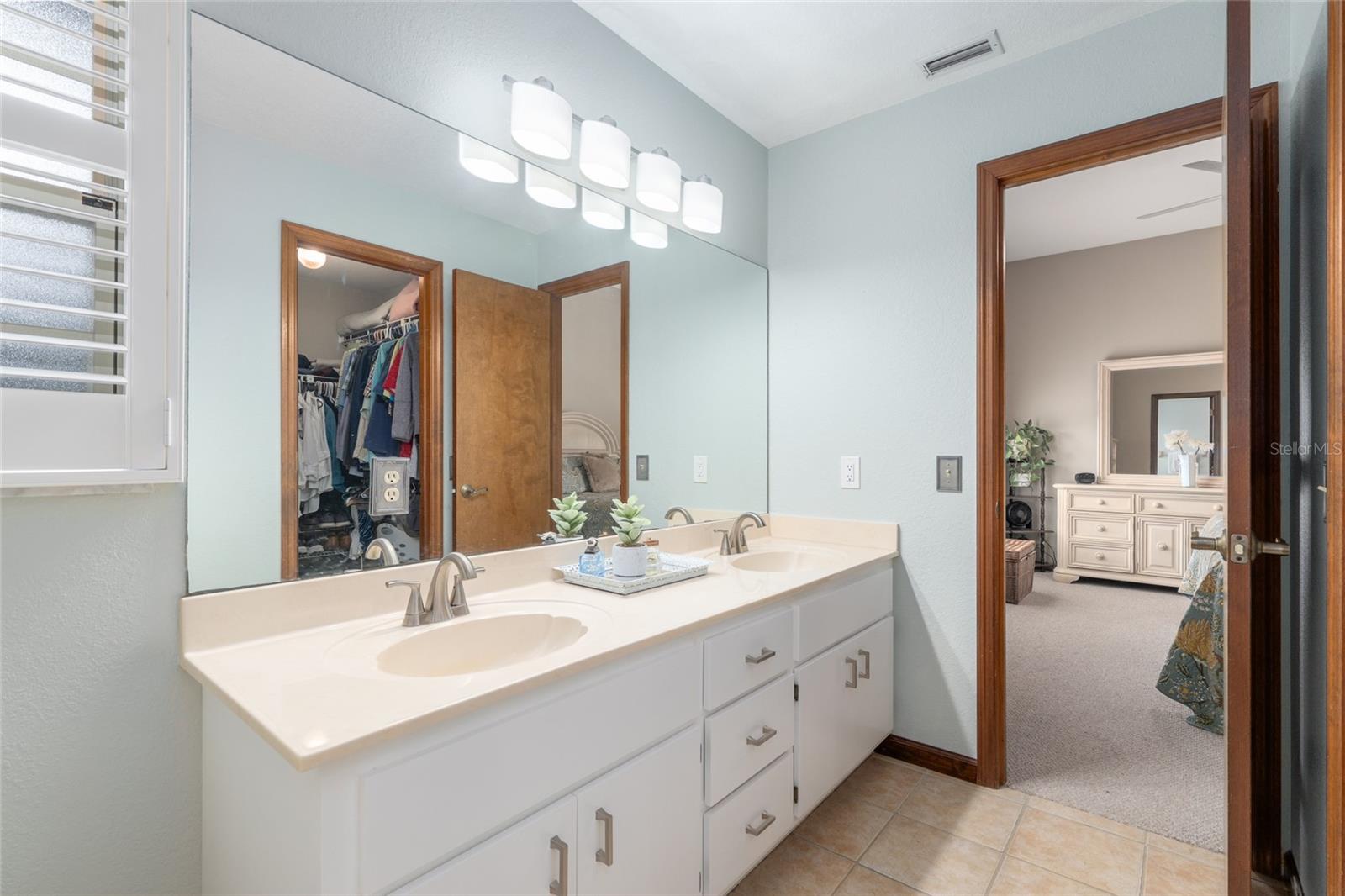 Image 31 of 75 For 12094 60th Avenue Road