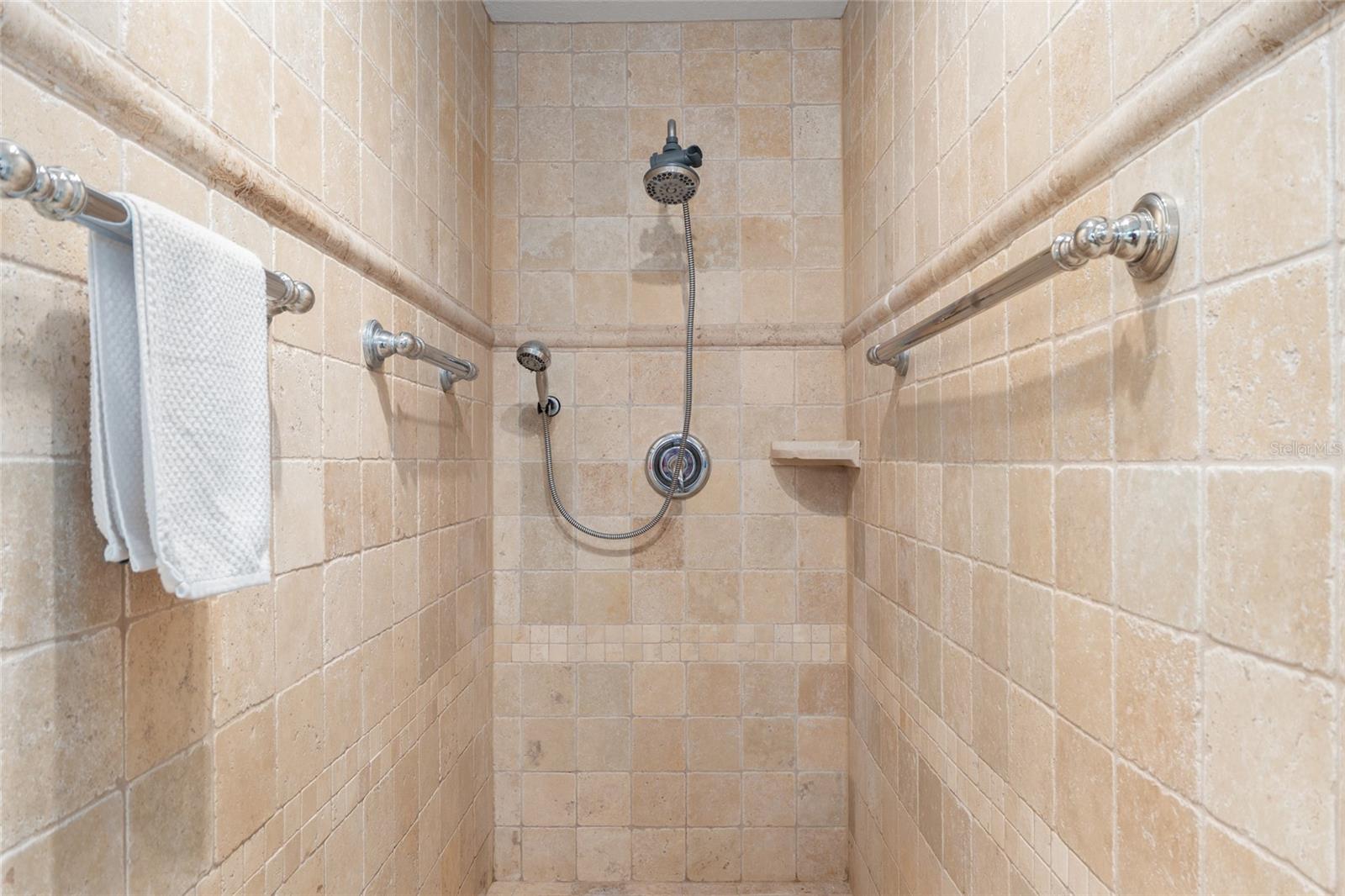 Image 33 of 75 For 12094 60th Avenue Road