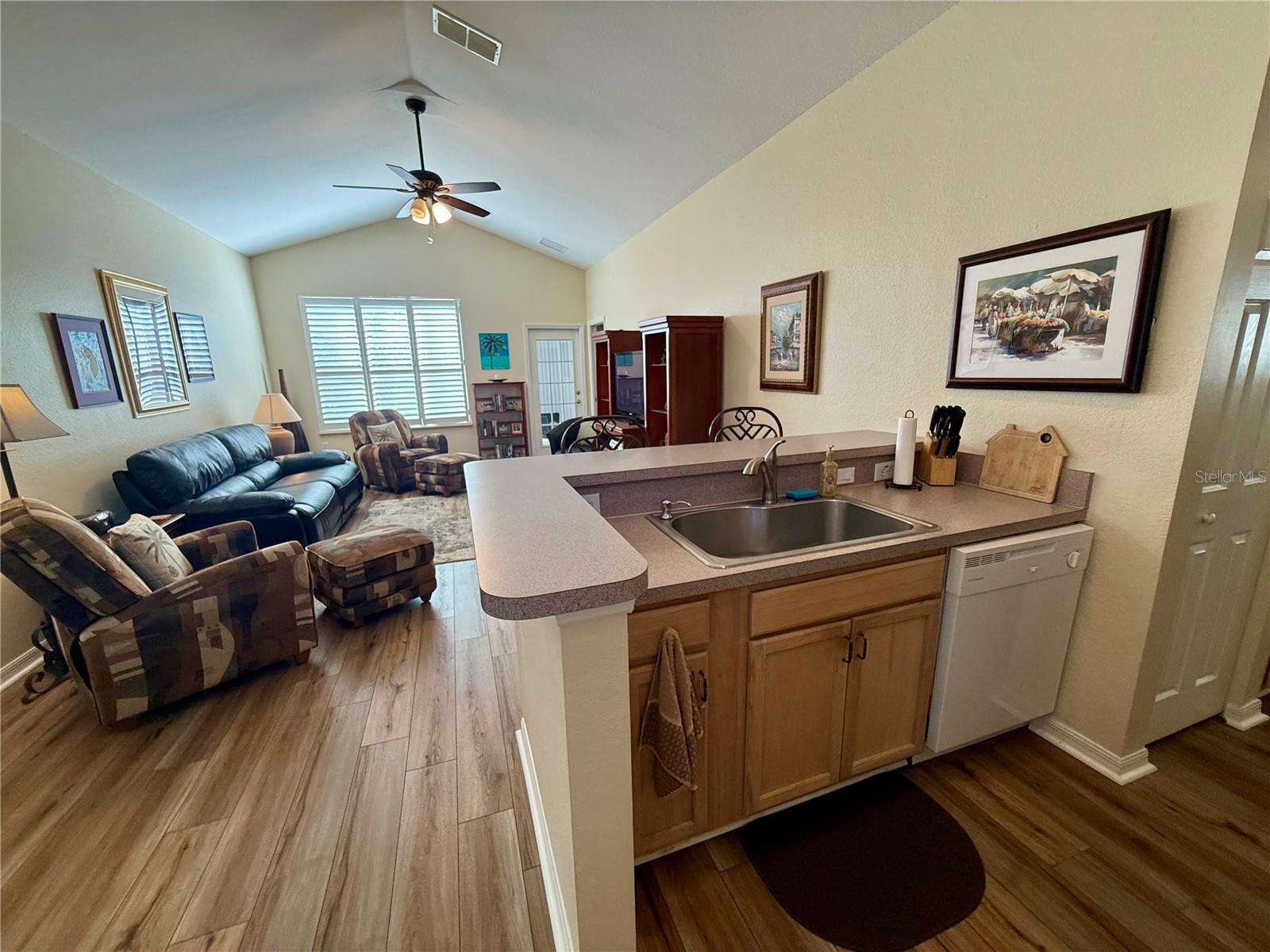 Image 8 of 36 For 11122 73rd Court