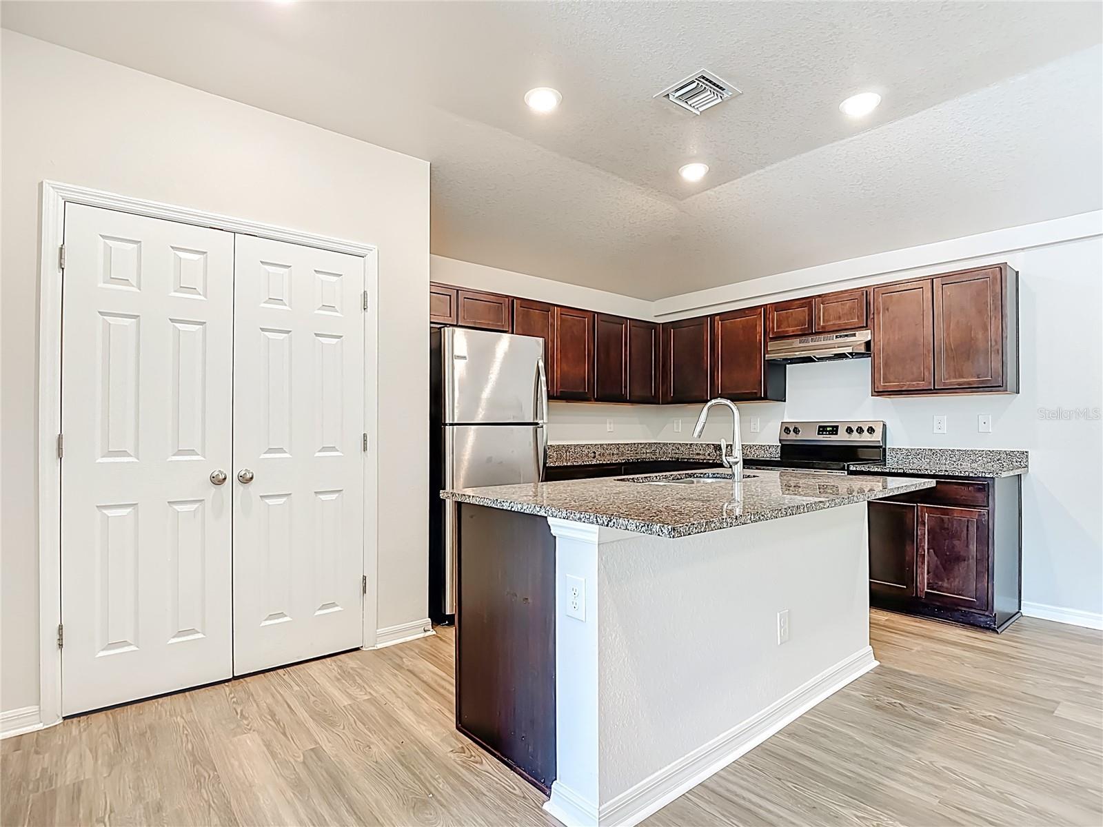 Image 11 of 29 For 378 Urbana Street