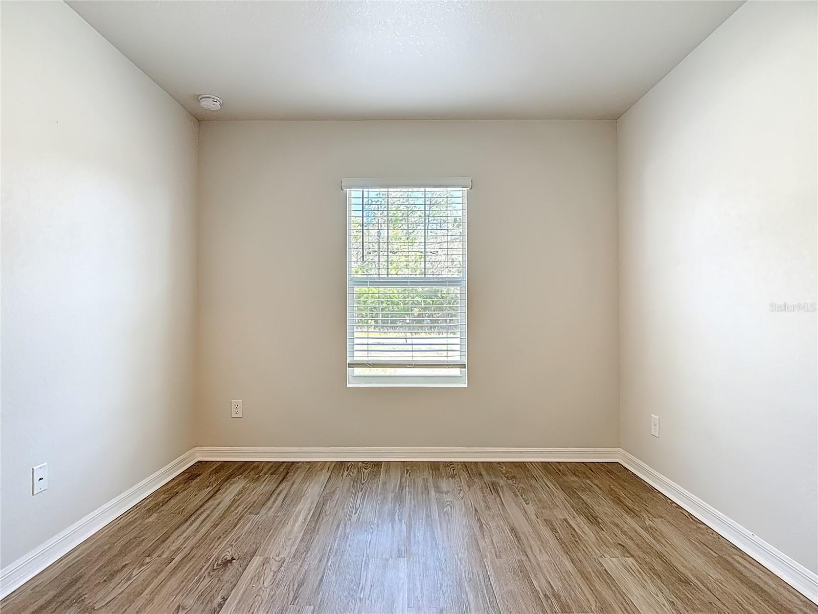 Image 19 of 29 For 378 Urbana Street