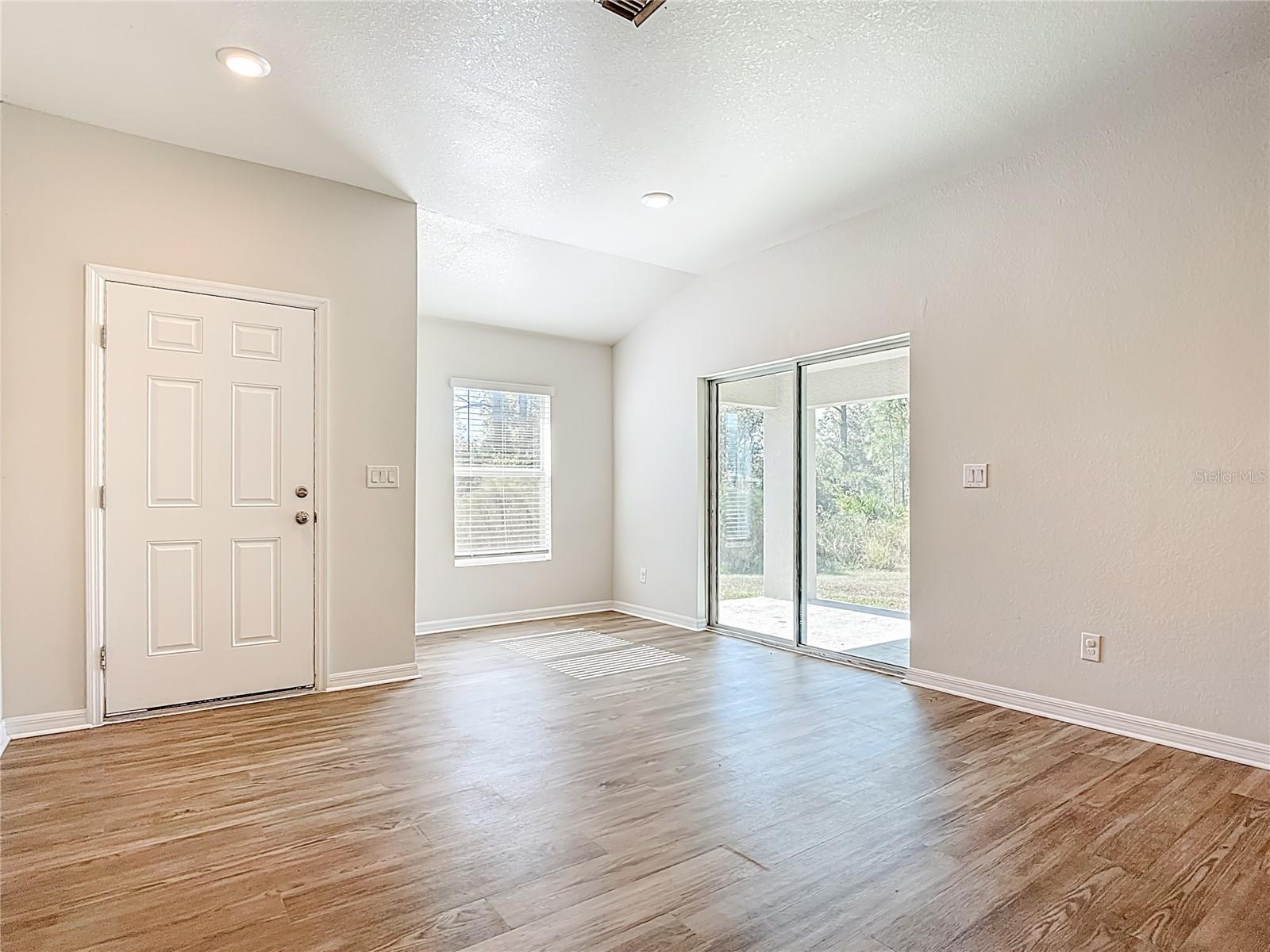 Image 5 of 29 For 378 Urbana Street