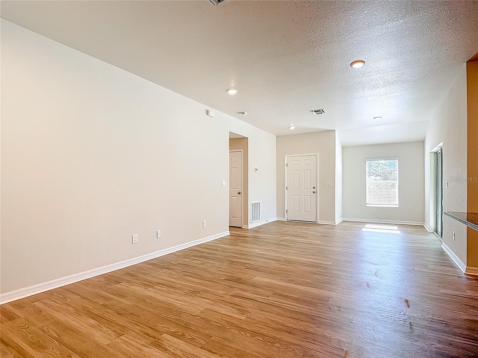 Image 9 of 29 For 378 Urbana Street