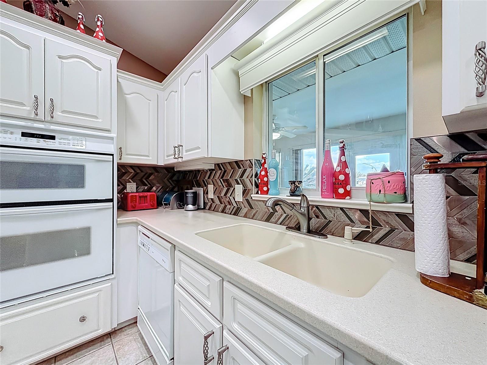 Image 15 of 77 For 2305 51st Terrace