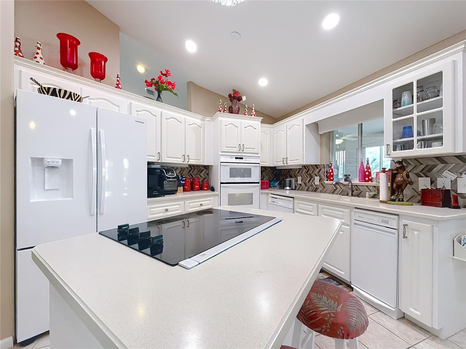 Image 17 of 77 For 2305 51st Terrace