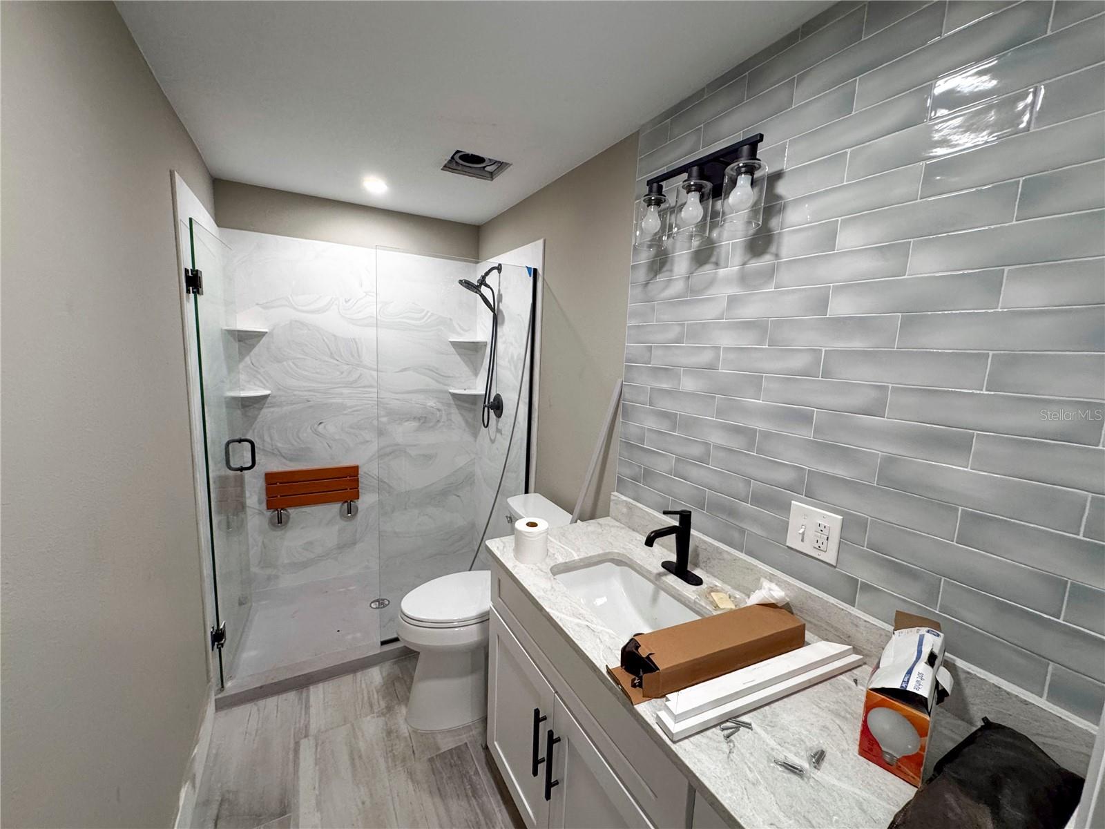 Image 14 of 24 For 606 Ne 35th St