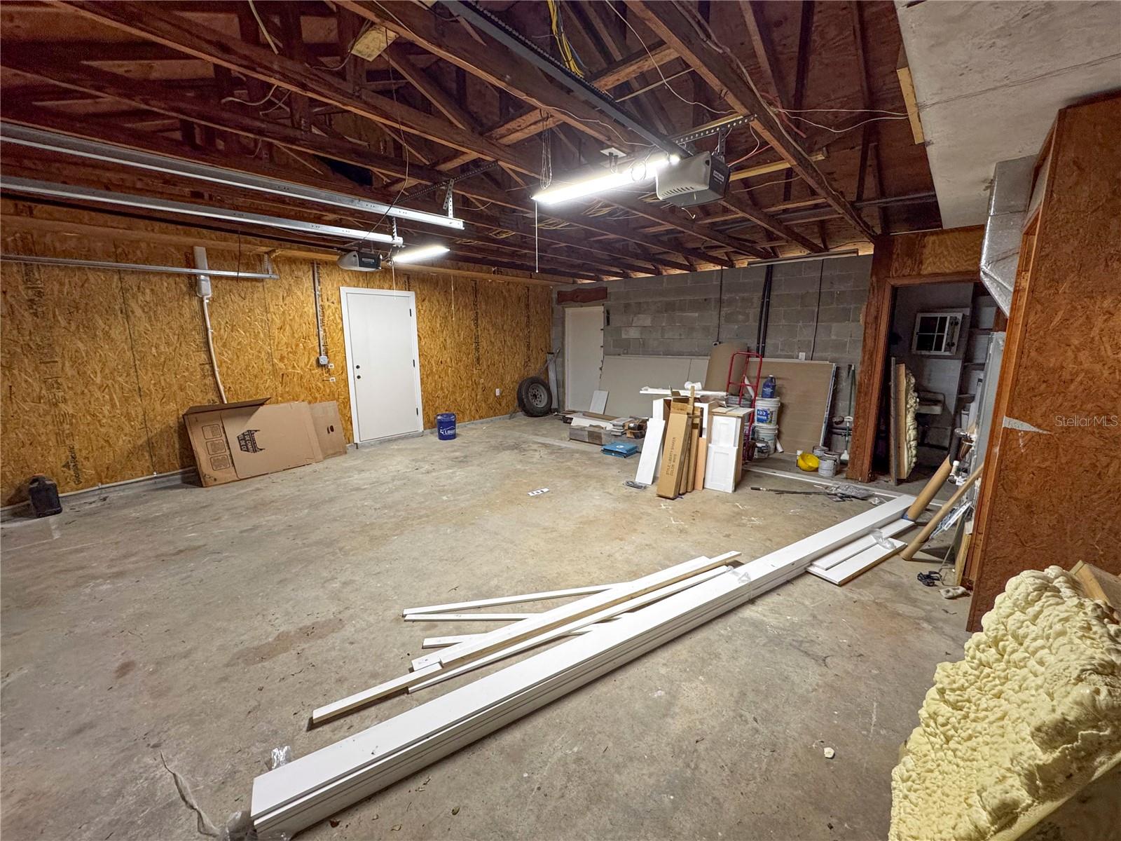 Image 15 of 24 For 606 Ne 35th St