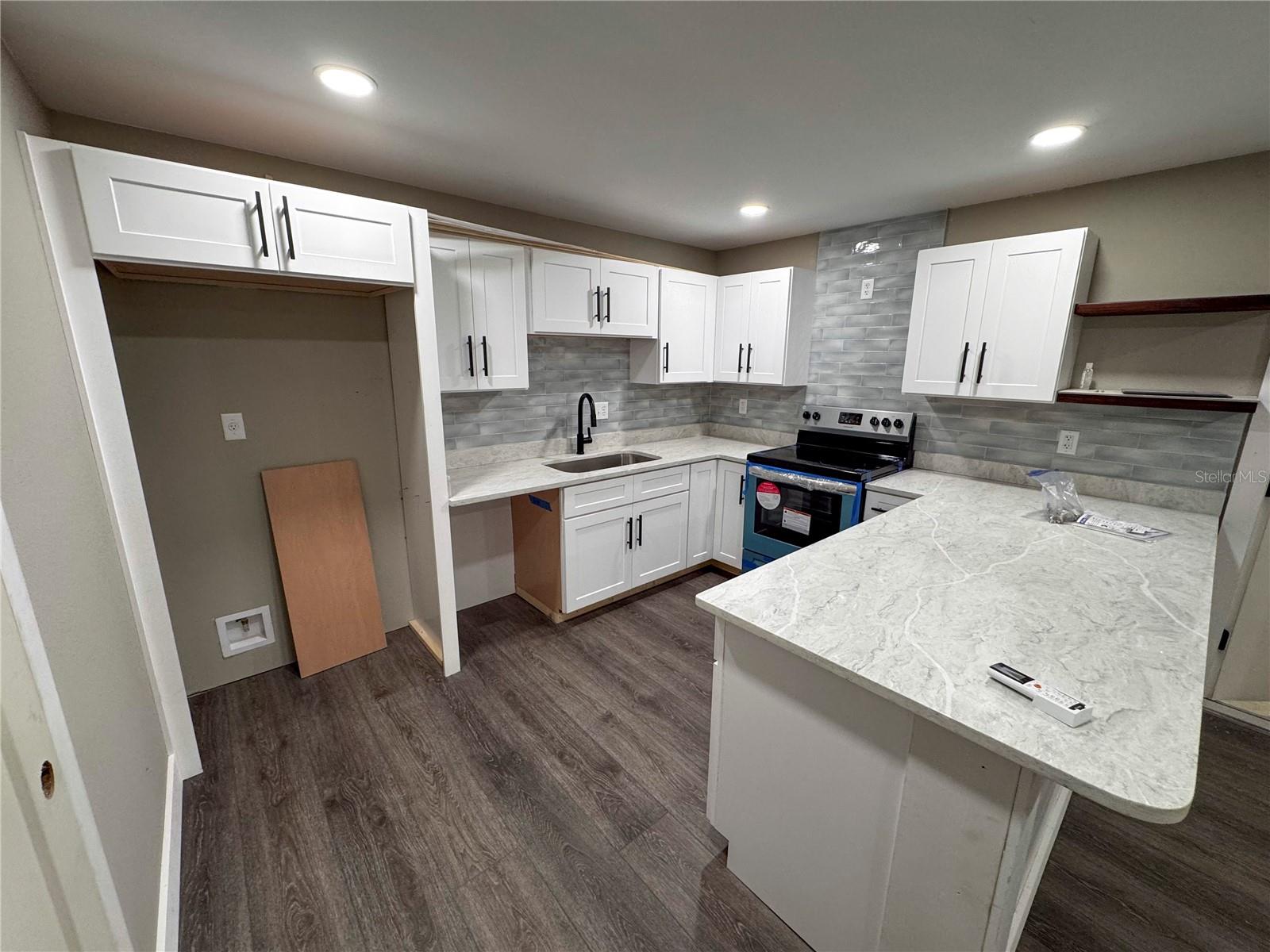 Image 19 of 24 For 606 Ne 35th St