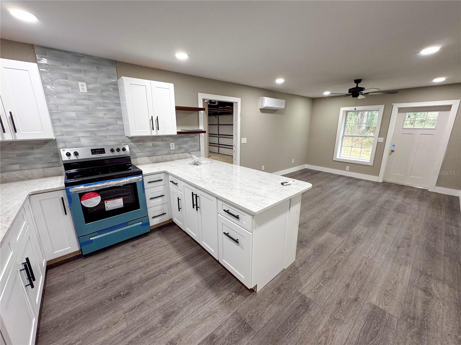 Image 20 of 24 For 606 Ne 35th St