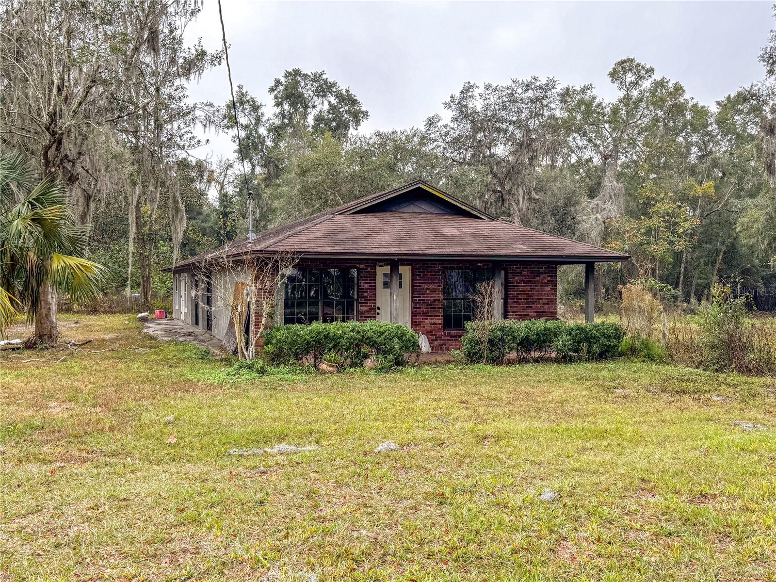 Image 4 of 24 For 606 Ne 35th St