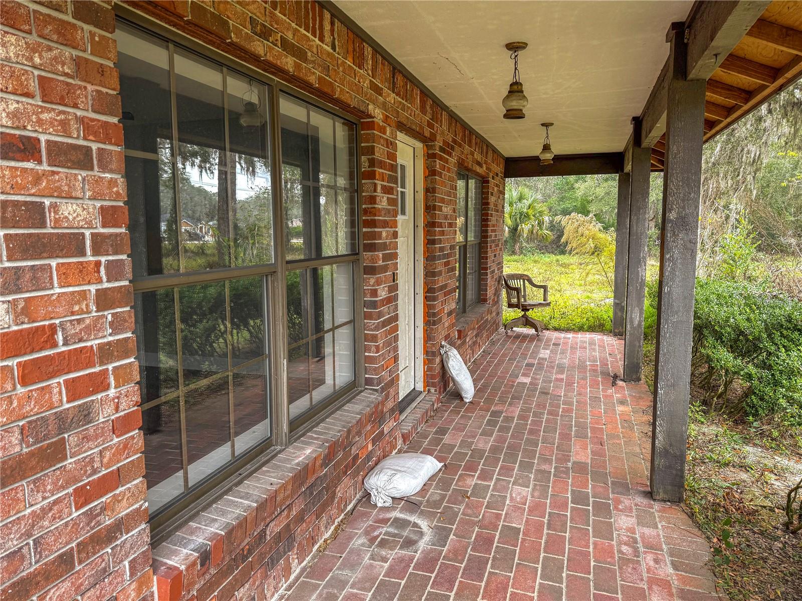 Image 6 of 24 For 606 Ne 35th St