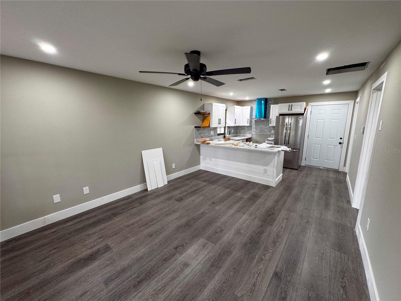 Image 8 of 24 For 606 Ne 35th St