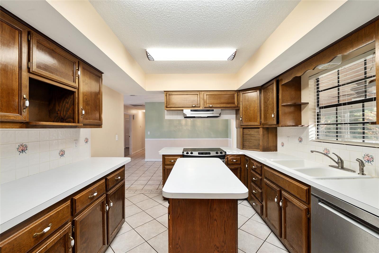 Image 18 of 51 For 3300 32nd Street