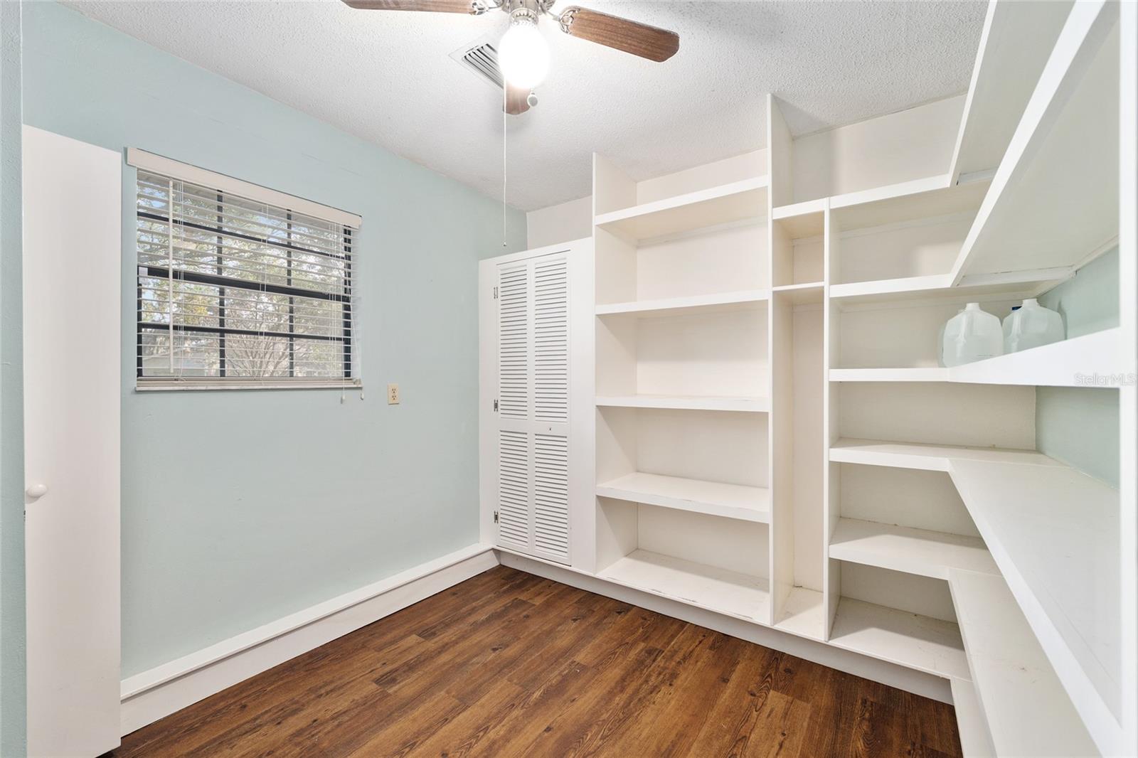 Image 20 of 51 For 3300 32nd Street