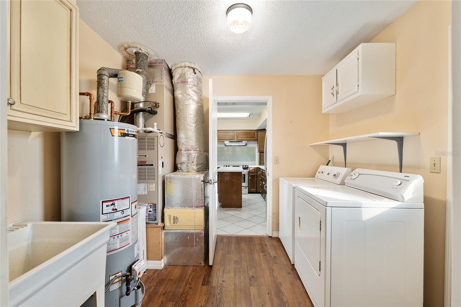 Image 35 of 51 For 3300 32nd Street