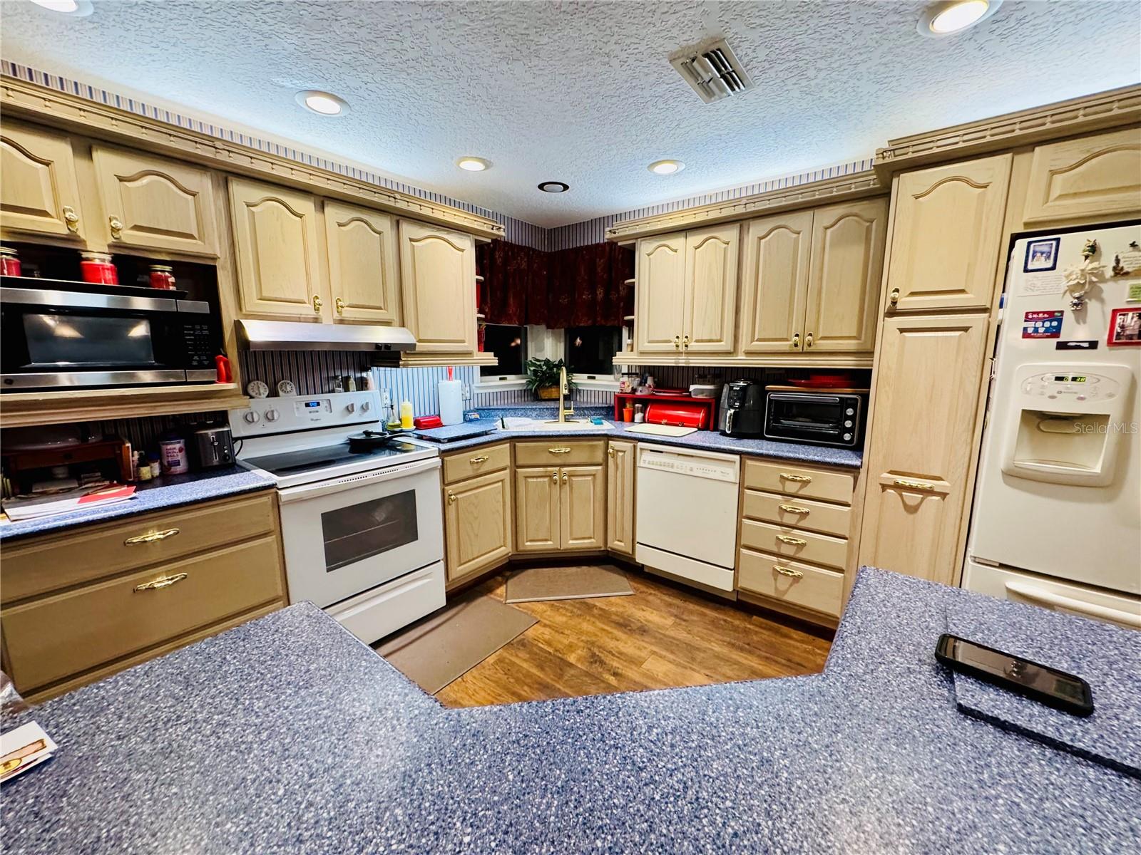 Image 19 of 42 For 17725 Powerline Road