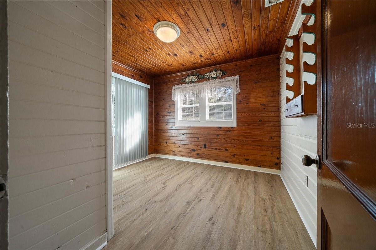 Image 18 of 45 For 618 21st Street